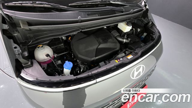 Hyundai Staria 2025 — photo 6