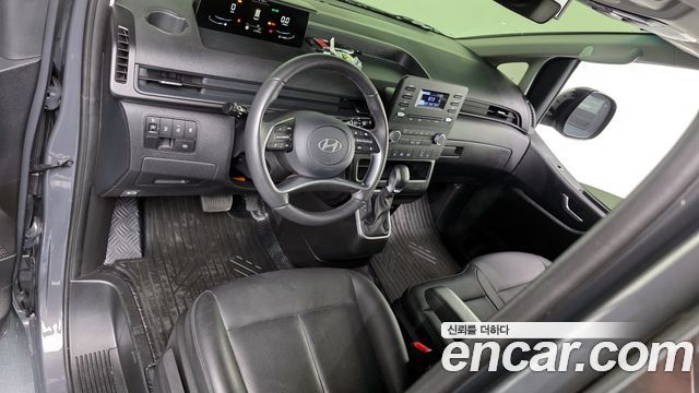 Hyundai Staria 2025 — photo 7