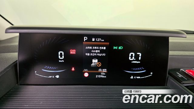 Hyundai Staria 2025 — photo 8