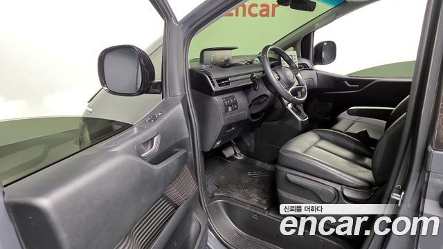 Hyundai Staria 2025 — photo 11