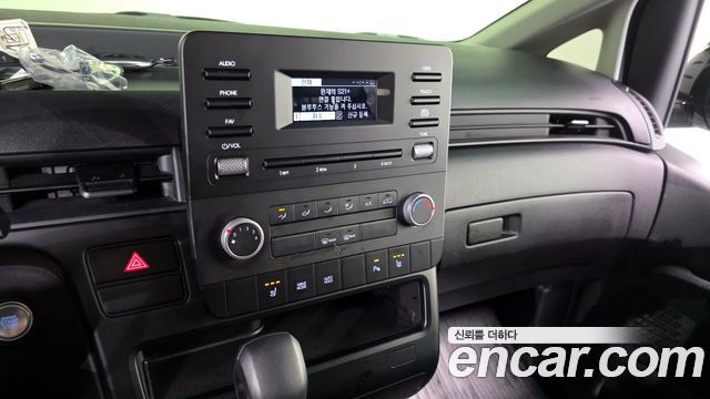Hyundai Staria 2025 — photo 14