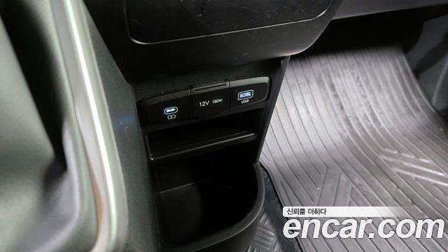 Hyundai Staria 2025 — photo 15