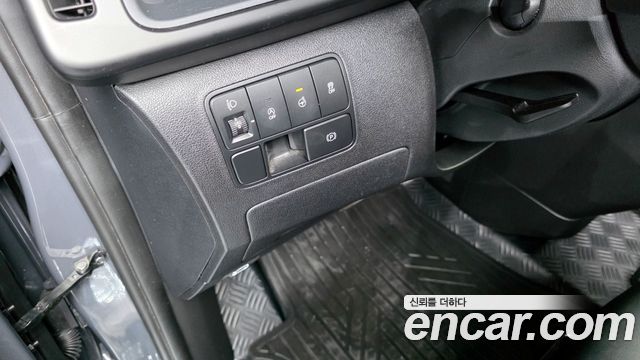 Hyundai Staria 2025 — photo 16