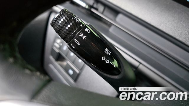 Hyundai Staria 2025 — photo 17