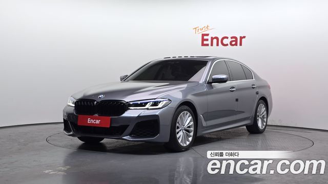 BMW 5-Series 2018 — photo 1
