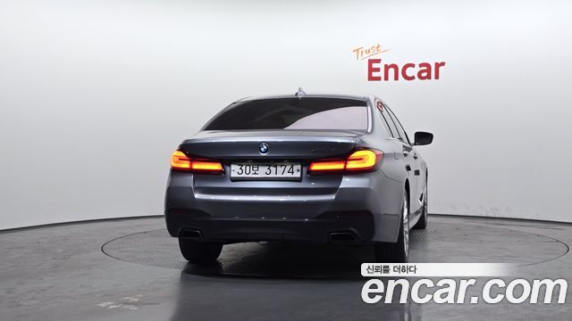 BMW 5-Series 2018 — photo 4
