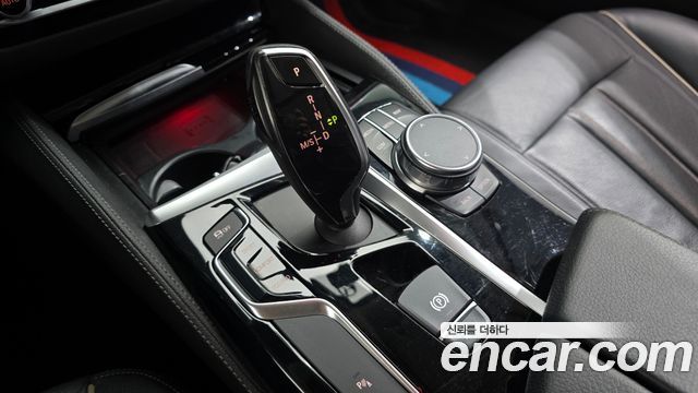 BMW 5-Series 2018 — photo 9