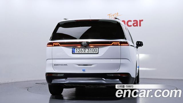 Kia Canival 2021 — photo 4