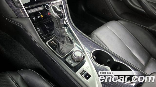 Infiniti Q60 2018 — photo 9