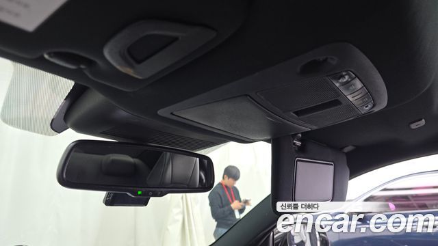 Infiniti Q60 2018 — photo 17