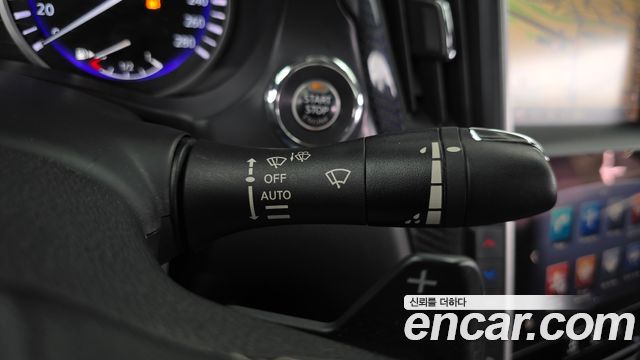 Infiniti Q60 2018 — photo 19