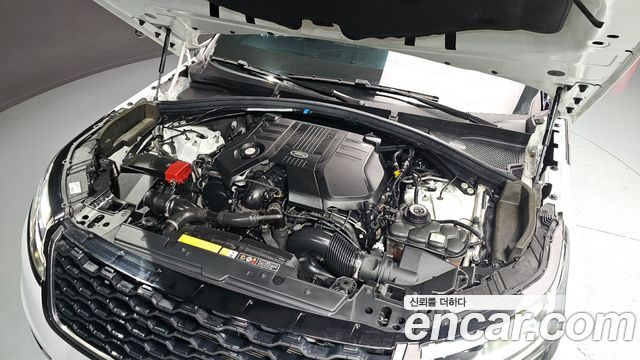 Land Rover Range Rover Velar 2019 — photo 6