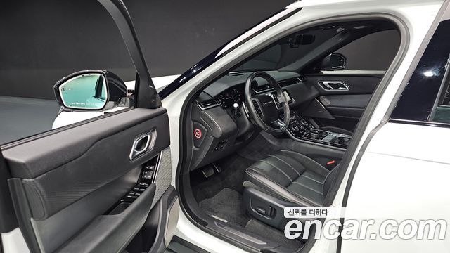 Land Rover Range Rover Velar 2019 — photo 11