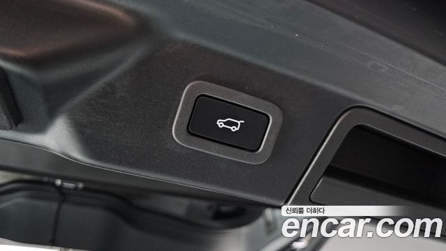 Land Rover Range Rover Velar 2019 — photo 19