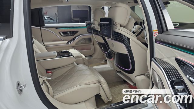Mercedes-Benz S-Class 2024 — photo 12
