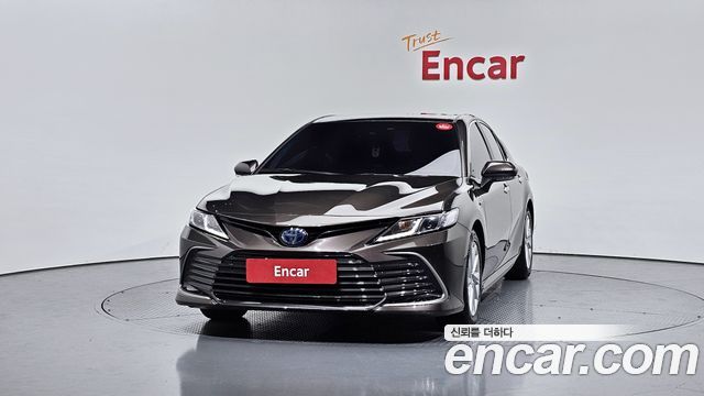 Toyota Camry 2022 — photo 3