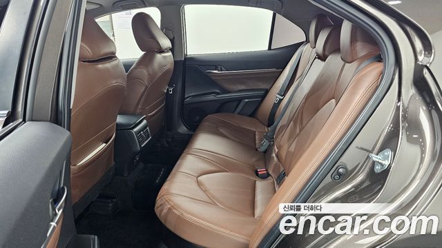 Toyota Camry 2022 — photo 12