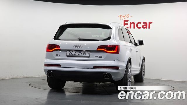 Audi Q7 2015 — photo 4