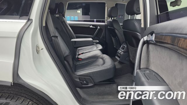 Audi Q7 2015 — photo 12