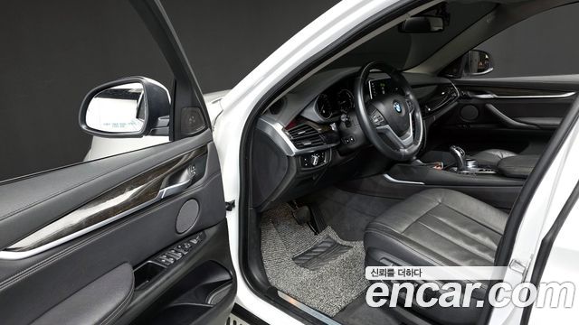 BMW X6 2018 — photo 11