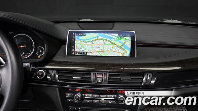 BMW X6 2018 — photo 14