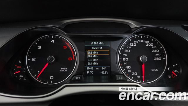 Audi A4 2015 — photo 8