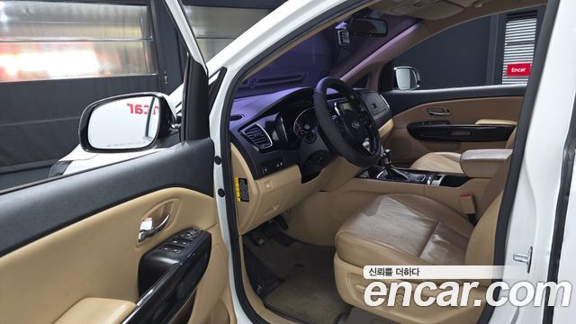 Kia Canival 2017 — photo 10