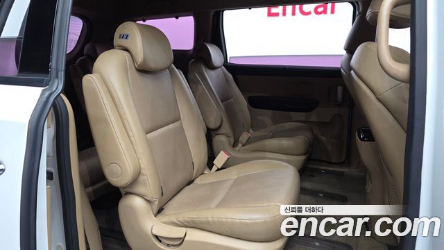 Kia Canival 2017 — photo 12