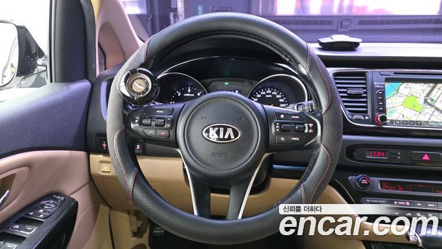 Kia Canival 2017 — photo 13