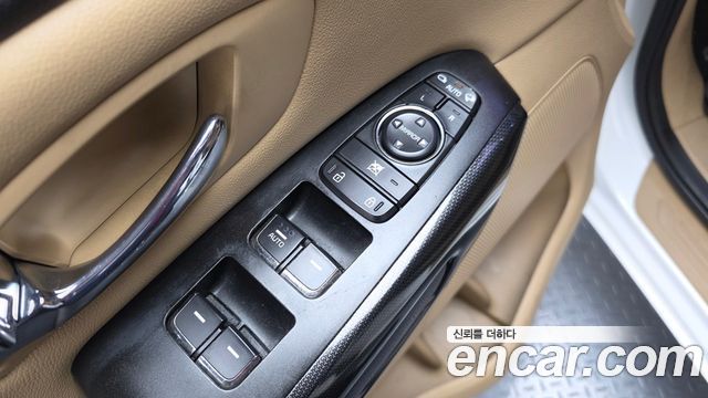 Kia Canival 2017 — photo 18