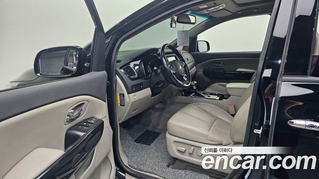 Kia Canival 2019 — photo 10