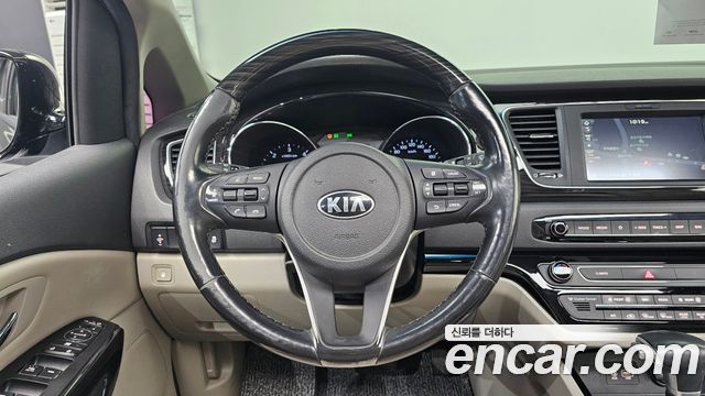 Kia Canival 2019 — photo 13