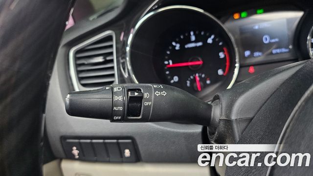 Kia Canival 2019 — photo 16