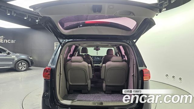 Kia Canival 2019 — photo 20