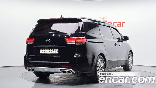 Kia Canival 2015 — photo 2