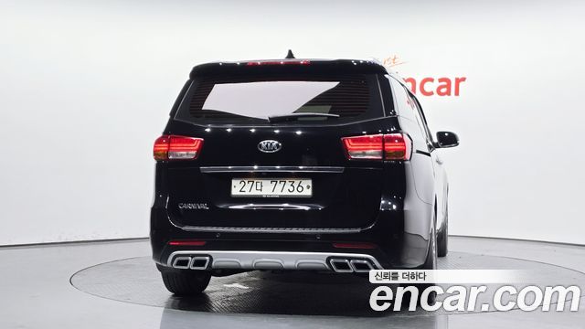 Kia Canival 2015 — photo 4