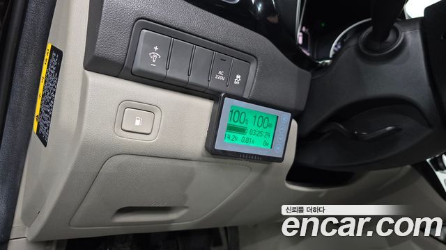 Kia Canival 2015 — photo 23