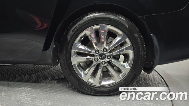 Kia Canival 2015 — photo 7