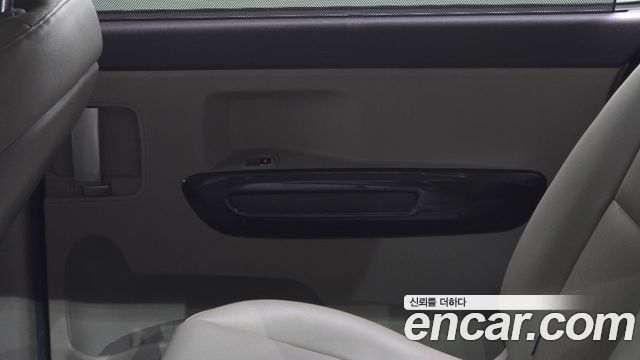 Kia Canival 2015 — photo 15