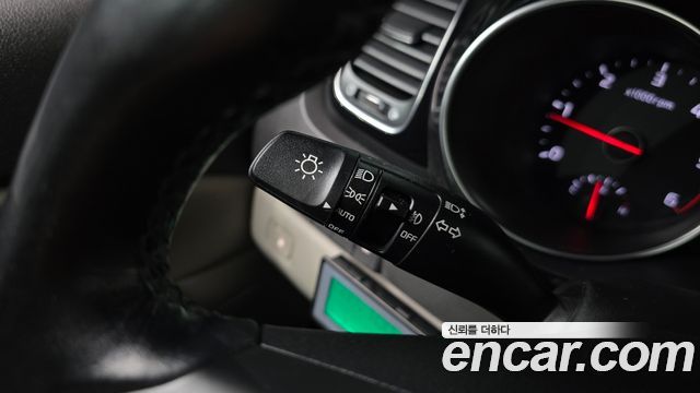Kia Canival 2015 — photo 29