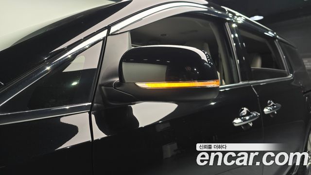 Kia Canival 2015 — photo 30