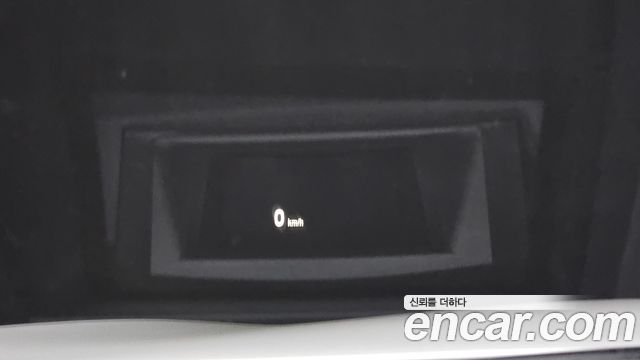 BMW 6-Series 2013 — photo 17