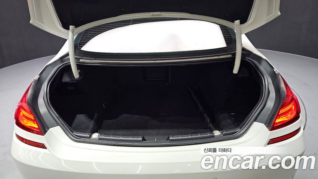 BMW 6-Series 2013 — photo 21