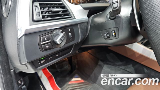 BMW 6-Series 2013 — photo 24