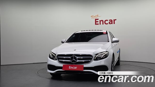 Mercedes-Benz E-Class 2019 — photo 3