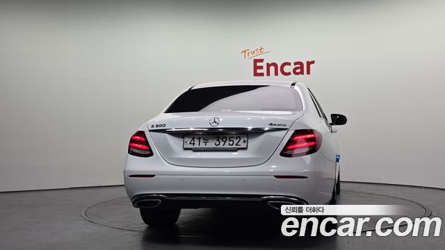 Mercedes-Benz E-Class 2019 — photo 4