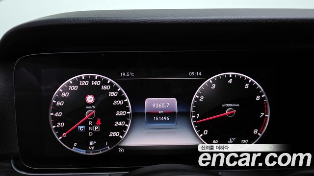 Mercedes-Benz E-Class 2019 — photo 8