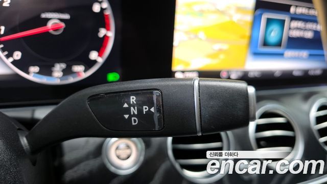 Mercedes-Benz E-Class 2019 — photo 9