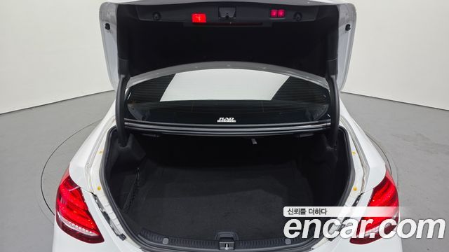 Mercedes-Benz E-Class 2019 — photo 20