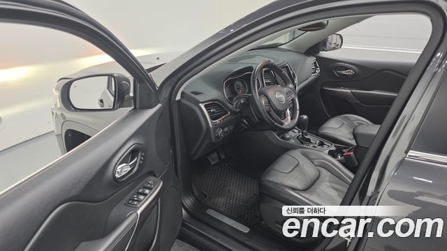 Jeep Cherokee 2021 — photo 13